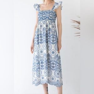 Beautiful eyelet dress!